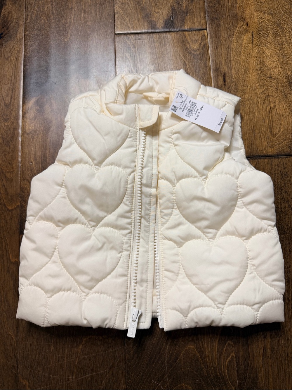 Old Navy Cream Quilted Heart Puffer Vesty size 0/3 months nwt